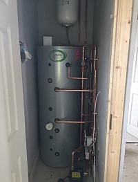 Pressurised cylinder