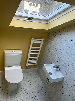 Another attic en-suite